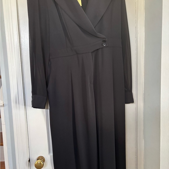 Elegant Black Jumpsuit - Picture 5 of 6